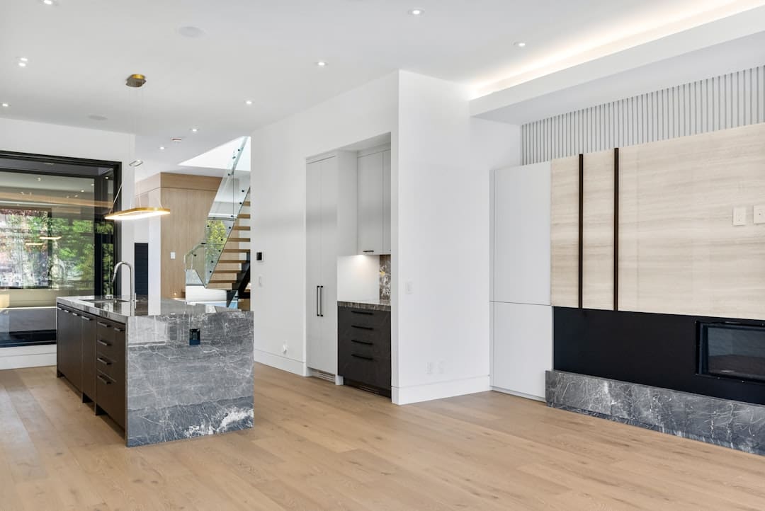 Efeito cimento queimado em Valinhos: estilo contemporâneo sem obra pesada