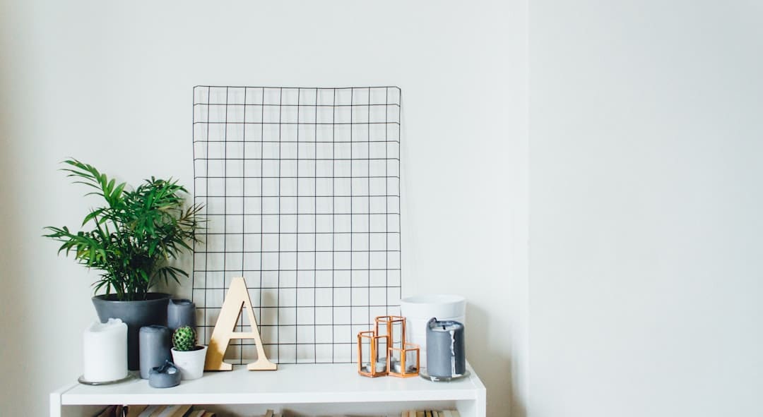 Como combinar a pintura com iluminação natural e artificial do ambiente