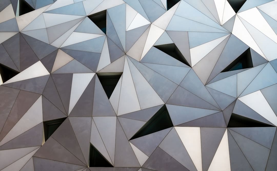 Pintura geométrica: passo a passo para paredes instagramáveis